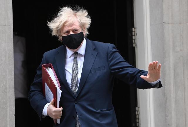 Bruselas ignora la oferta de Johnson e insiste en ajustes de protocolo que no renegociará