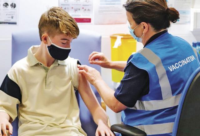 la efectividad de Pfizer y el suministro a menores