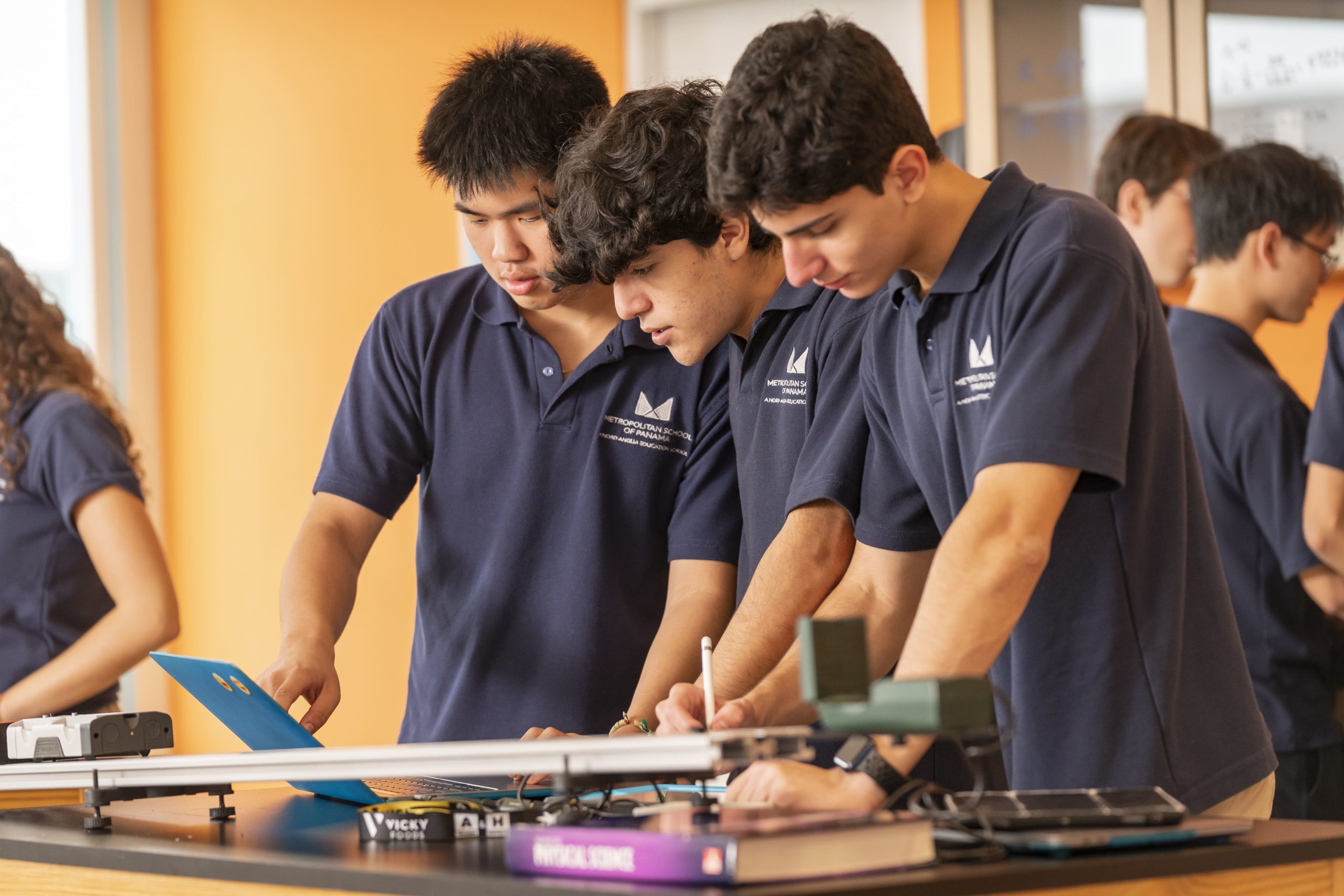 Empoderando a los estudiantes para el futuro: El Metropolitan School of Panama