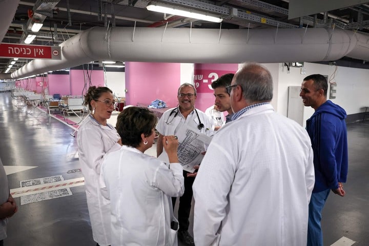 Médicos del hospital de Rambam, en Haifa. Foto: Thomas Coex / AFP