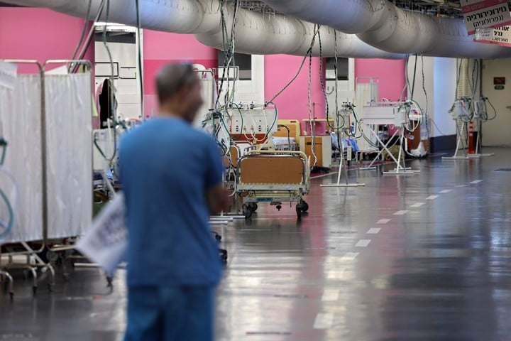 En el hospital están previstos cuatro quirófanos subterráneos además de los 14 de las plantas superiores. Foto: Thomas Coex / AFP