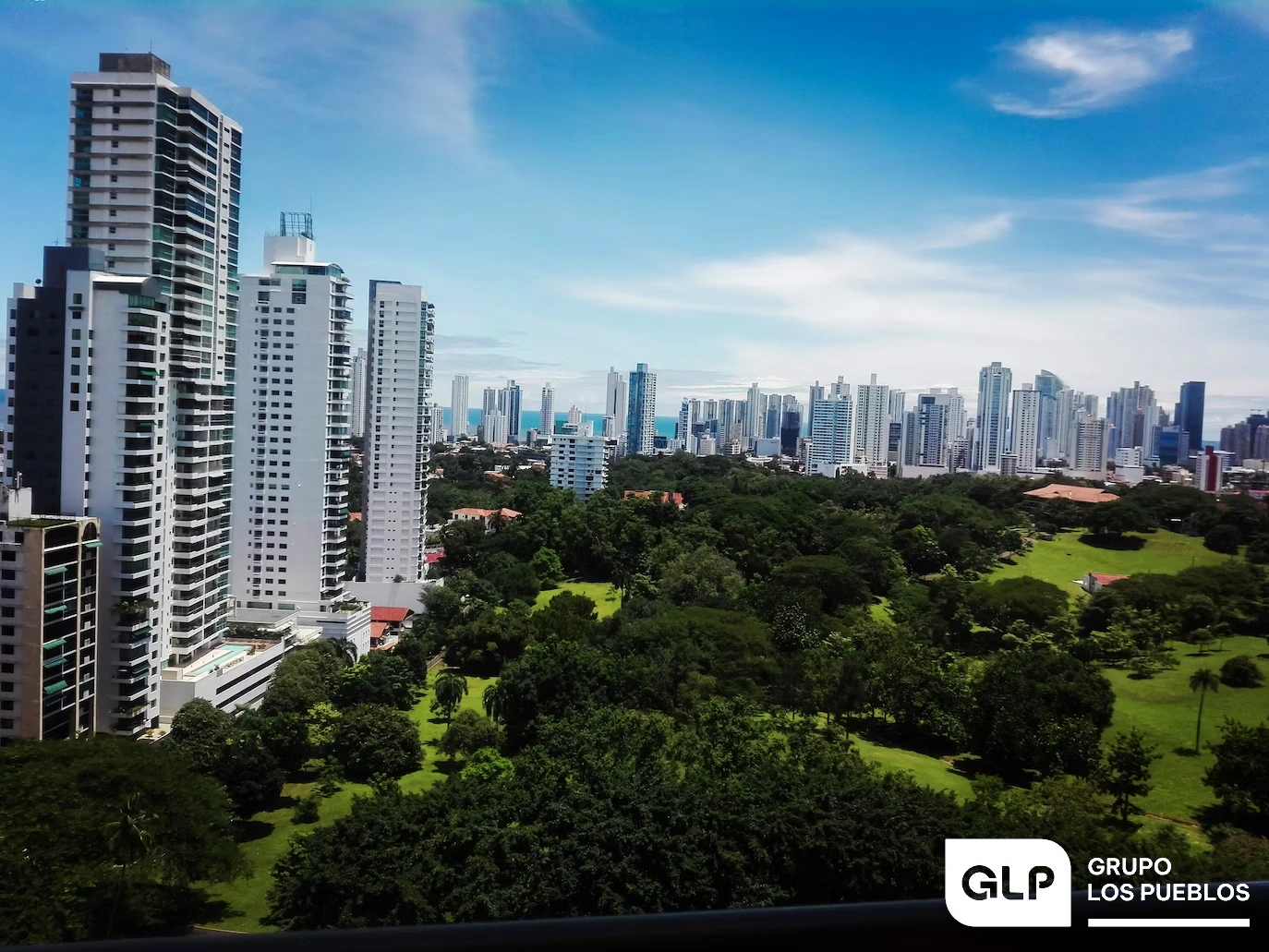 Grupo Los Pueblos en Panamá: contribución social y económica para inversores de Santander