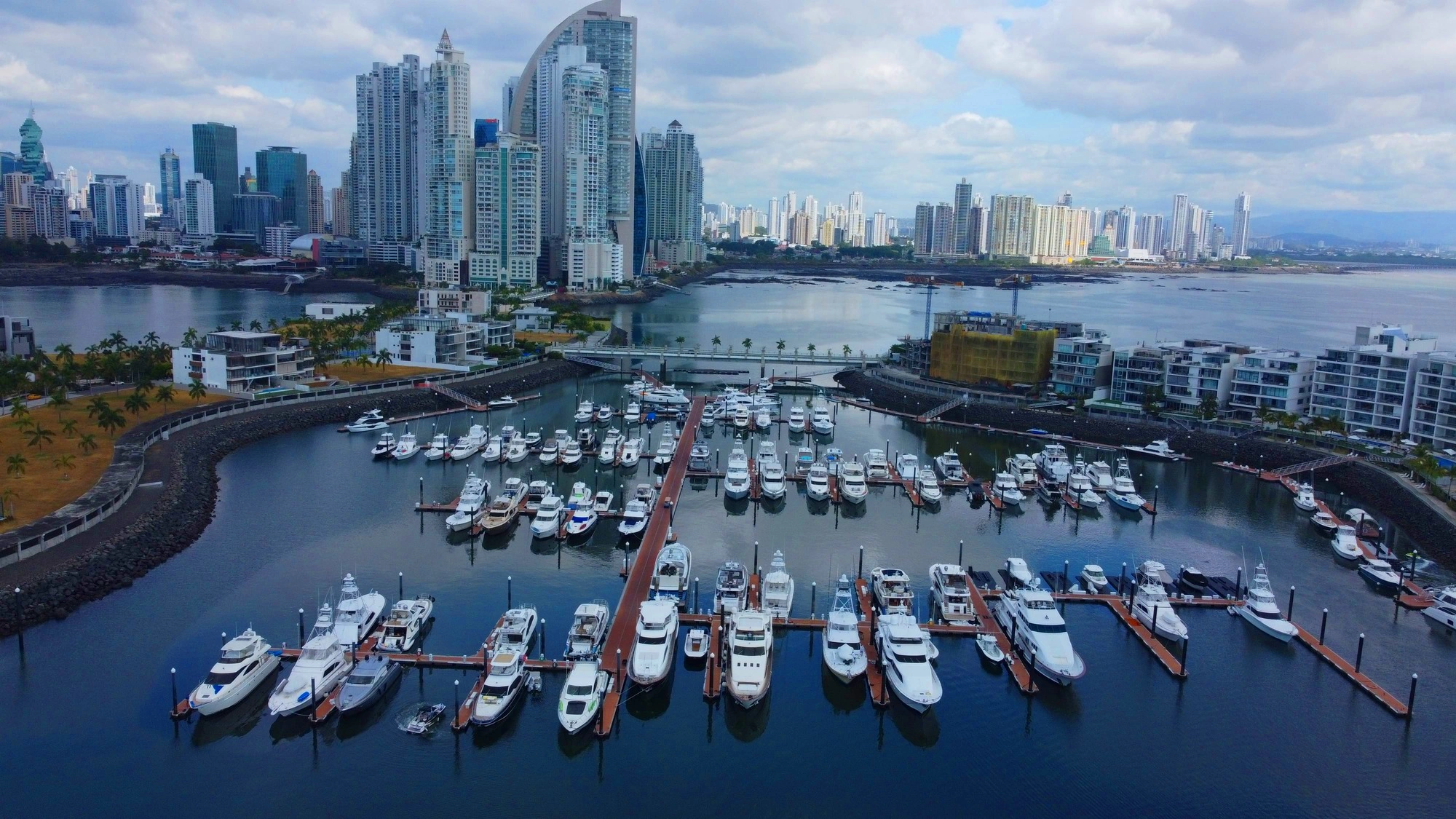 Rentabilidad y experiencia: claves para el éxito en inversiones en Panamá si vives en Ecuador
