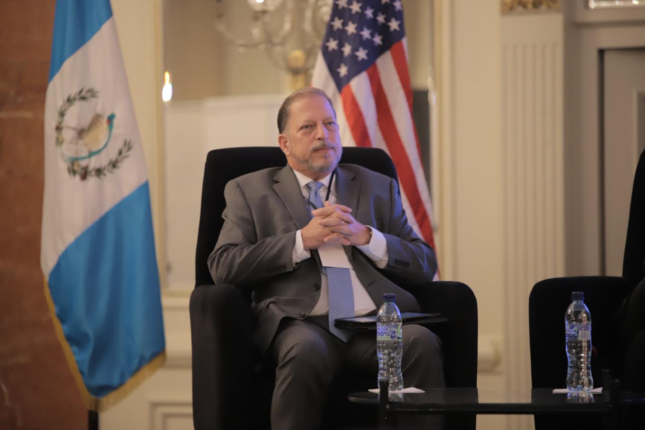 Avanzando hacia un futuro sostenible: el compromiso de Grupo Ficohsa y HUGE Business & Investment Council en Centroamérica