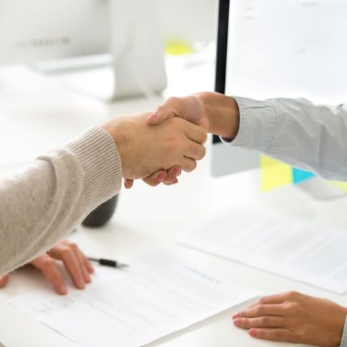 Guía para encontrar abogados especializados en inversiones en Panamá si soy de 
Costa Rica